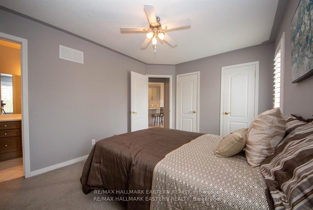 877 Wentworth Street 14 Property Photo 18