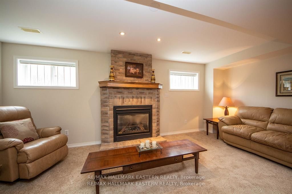 877 Wentworth Street 14 Property Photo 24