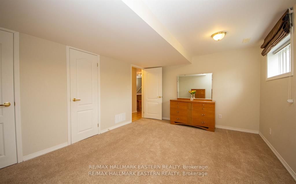 877 Wentworth Street 14 Property Photo 26