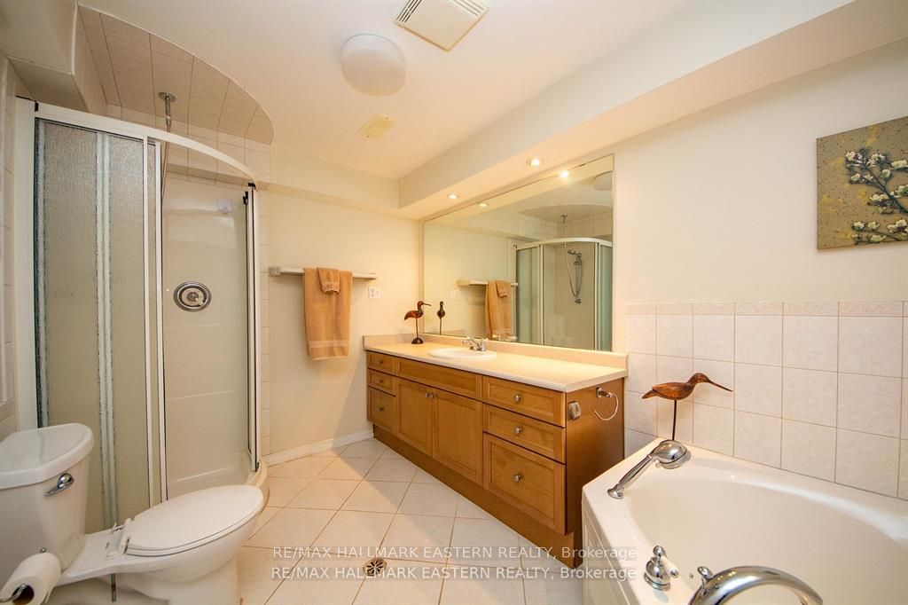 877 Wentworth Street 14 Property Photo 27