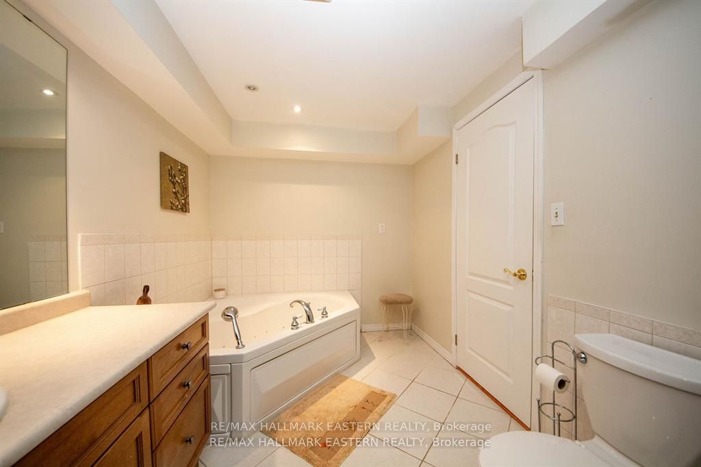 877 Wentworth Street 14 Property Photo 28