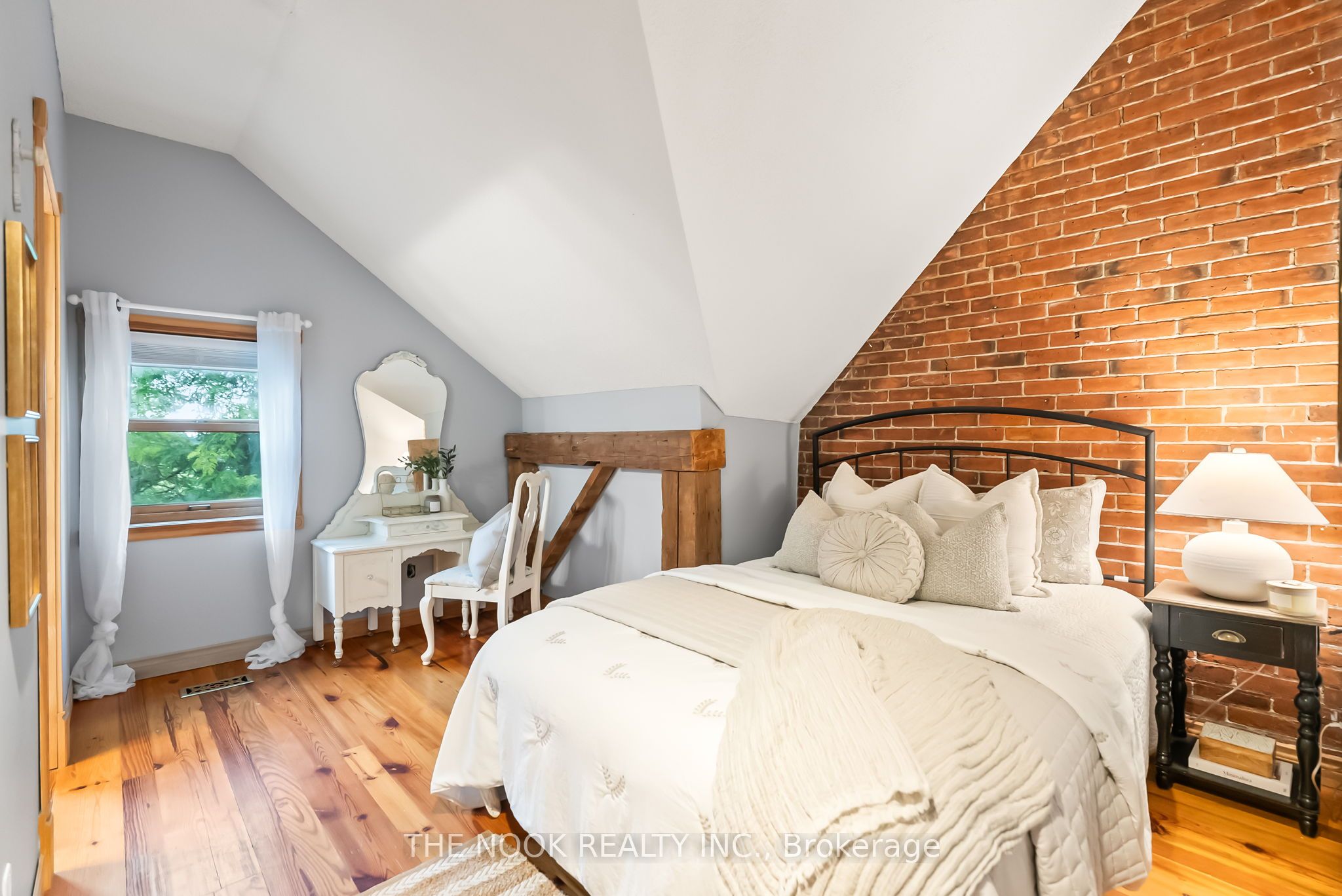 275 Valentia Road Property Photo 35