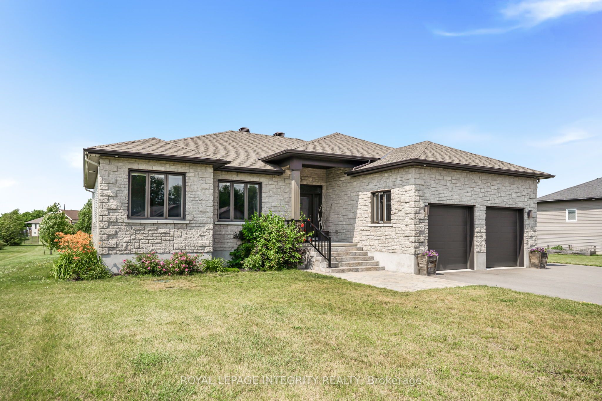 251 Des Violettes Street Property Photo 3