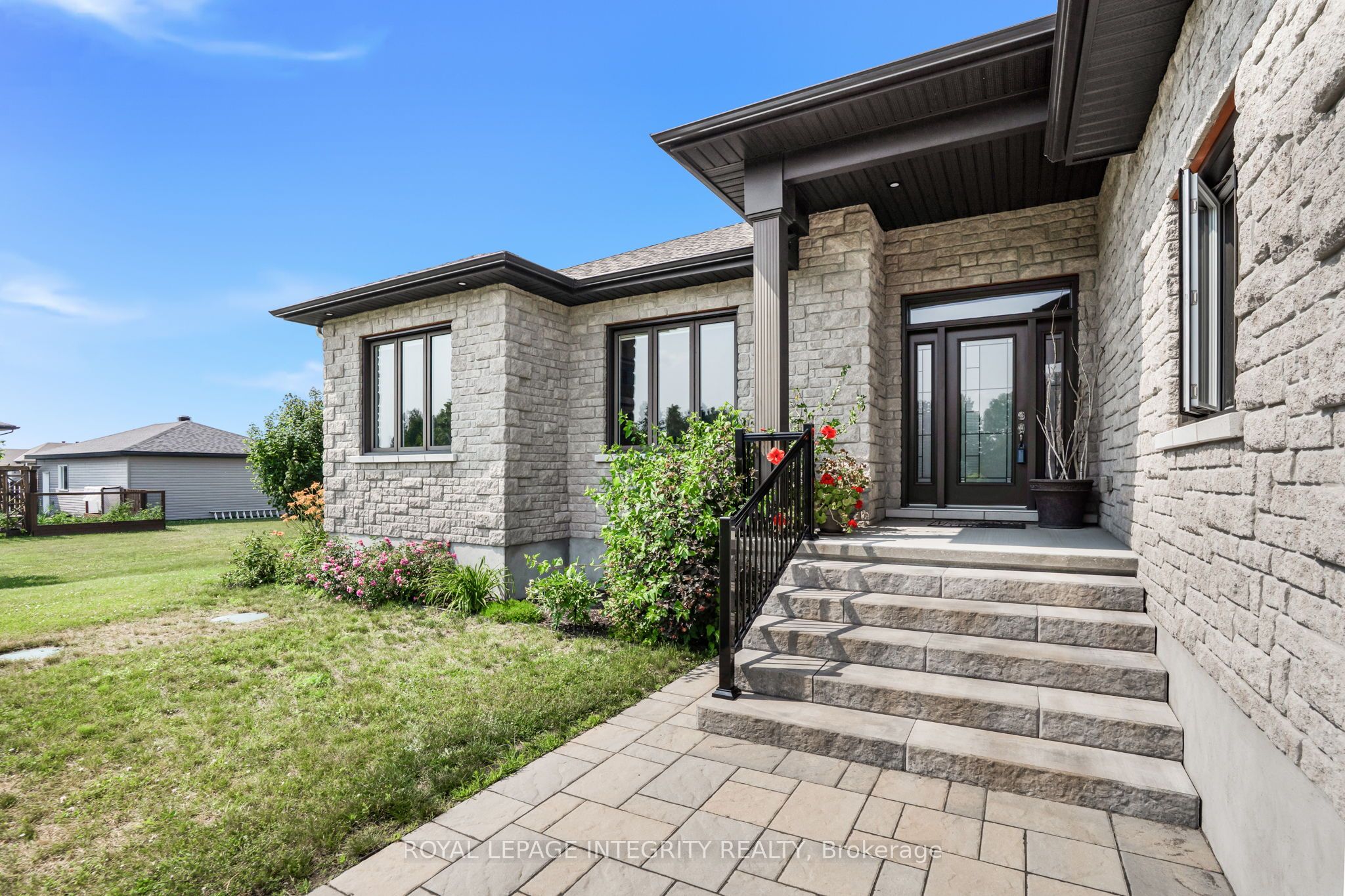 251 Des Violettes Street Property Photo 4
