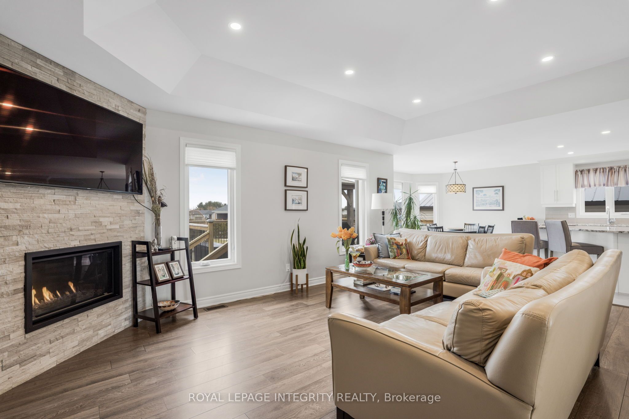 251 Des Violettes Street Property Photo 6