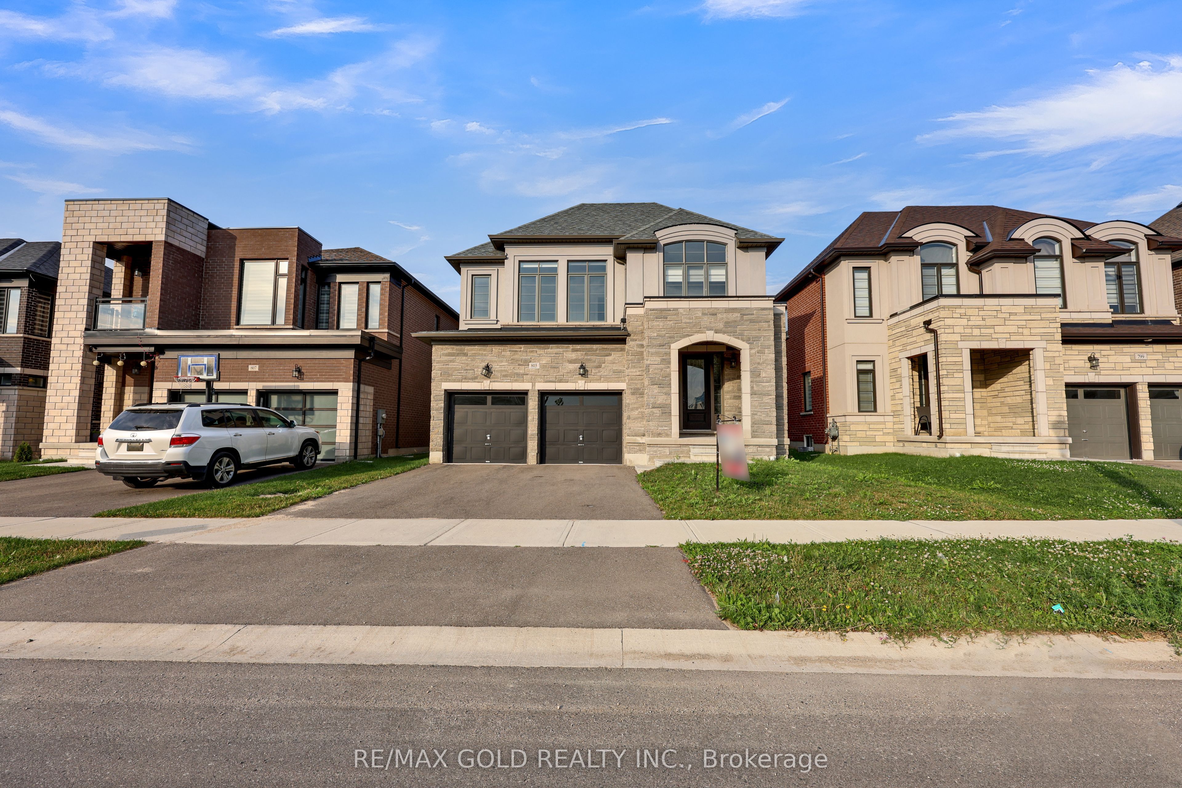 803 Queenston Boulevard Property Photo 1