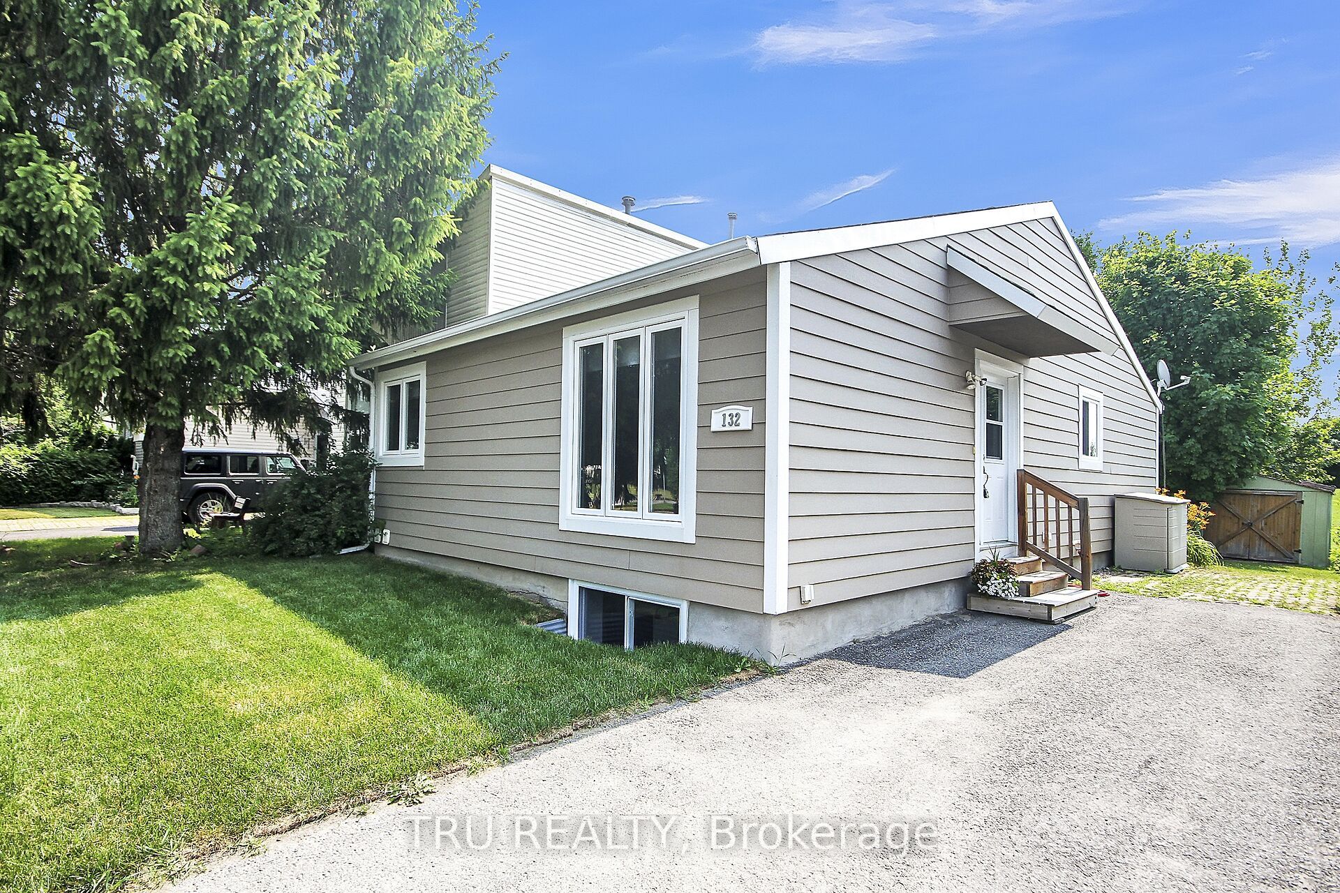 132 Rothesay Drive Property Photo 2