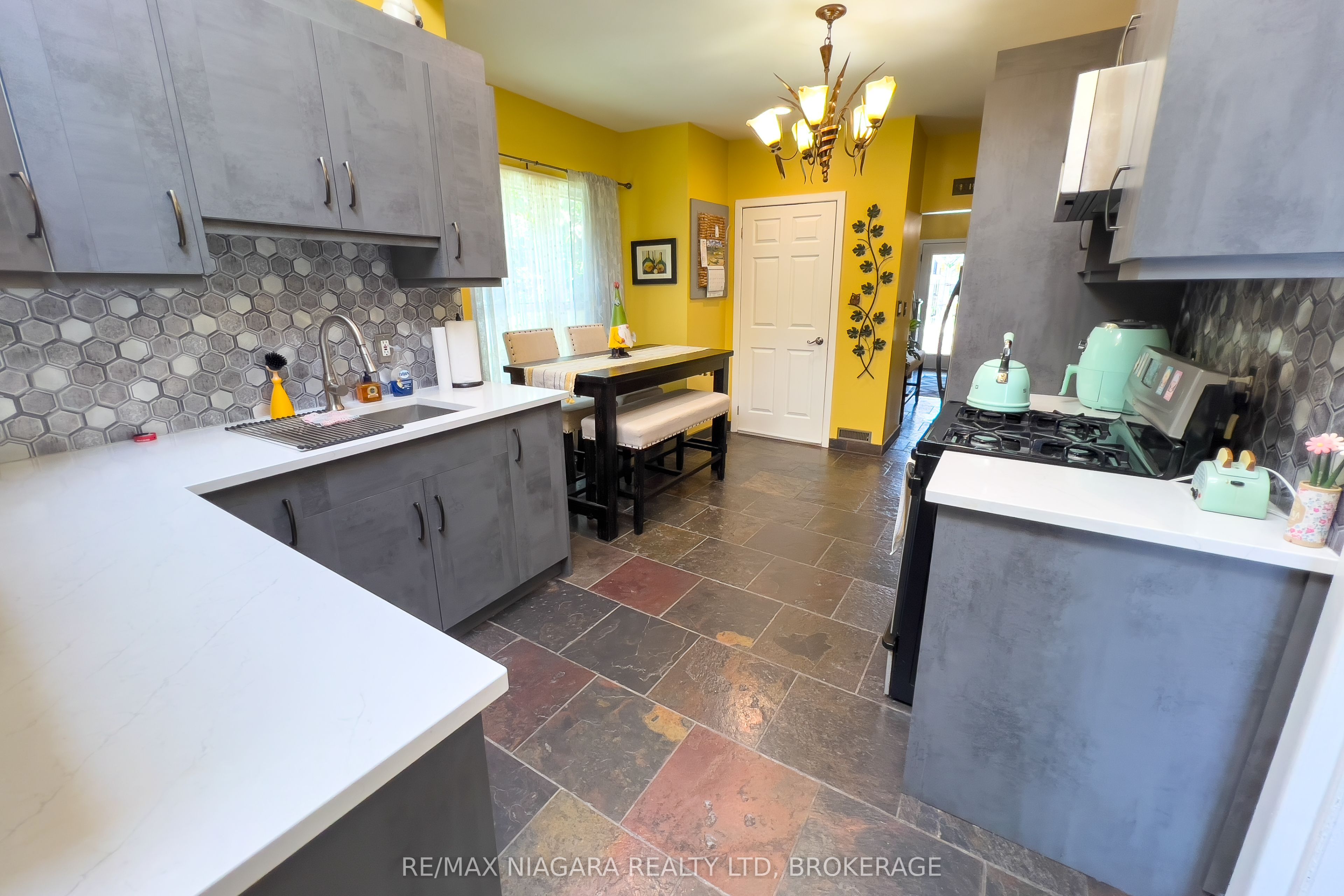 5791 Emery Street Property Photo 12