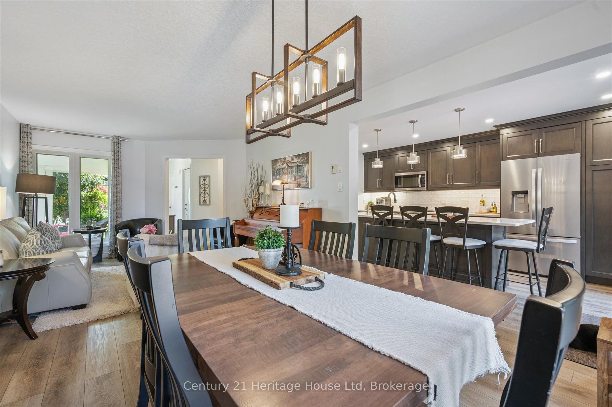 685 Willow Road Property Photo 13