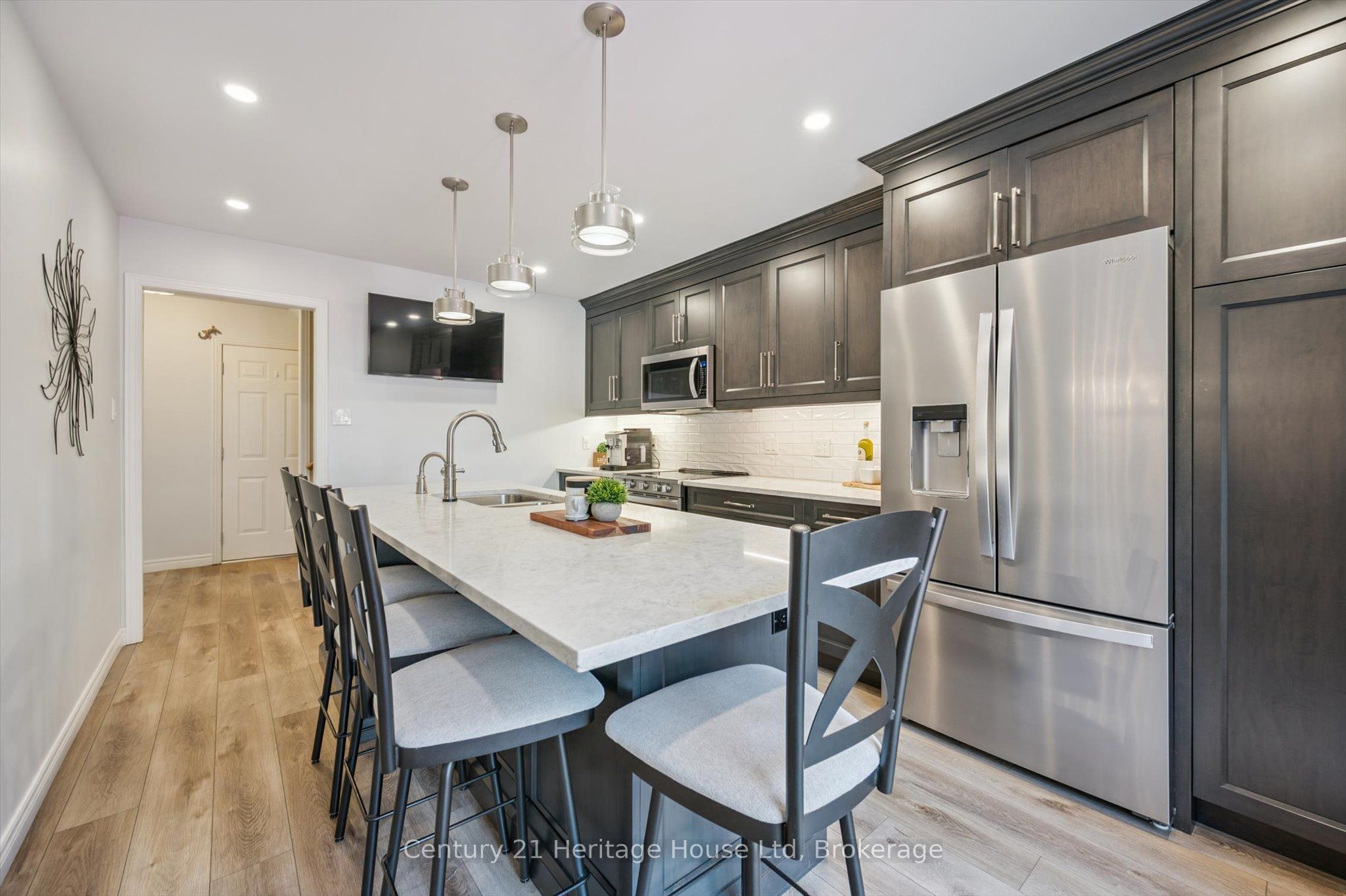 685 Willow Road Property Photo 14