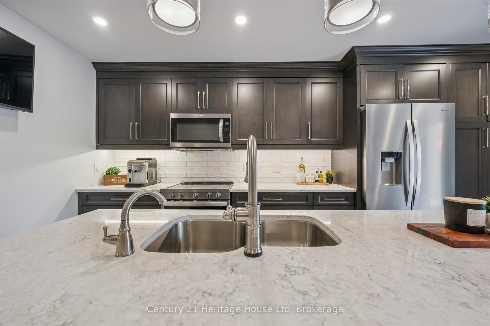 685 Willow Road Property Photo 16