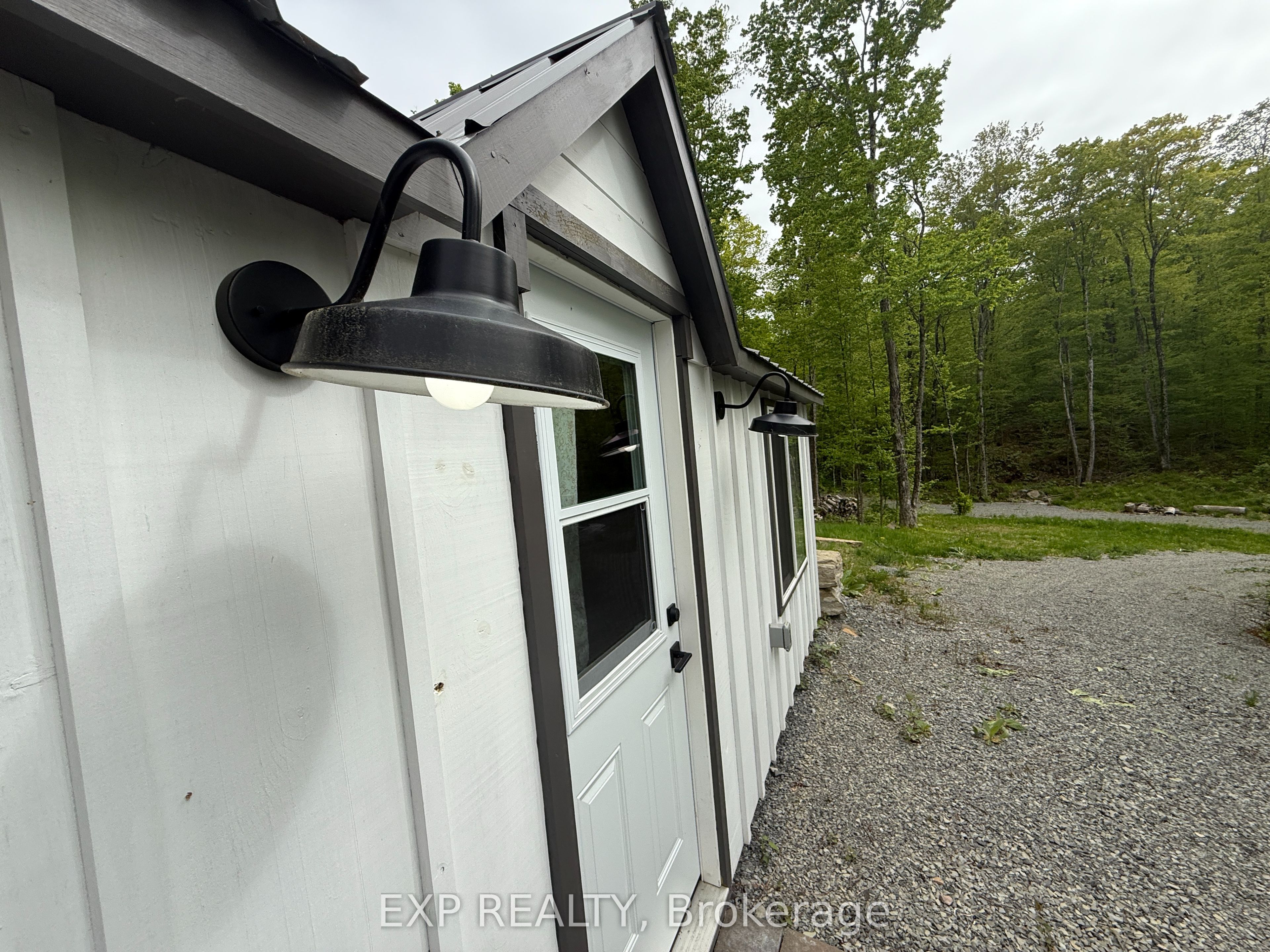 1105 Polar Bear Ln Property Photo 5
