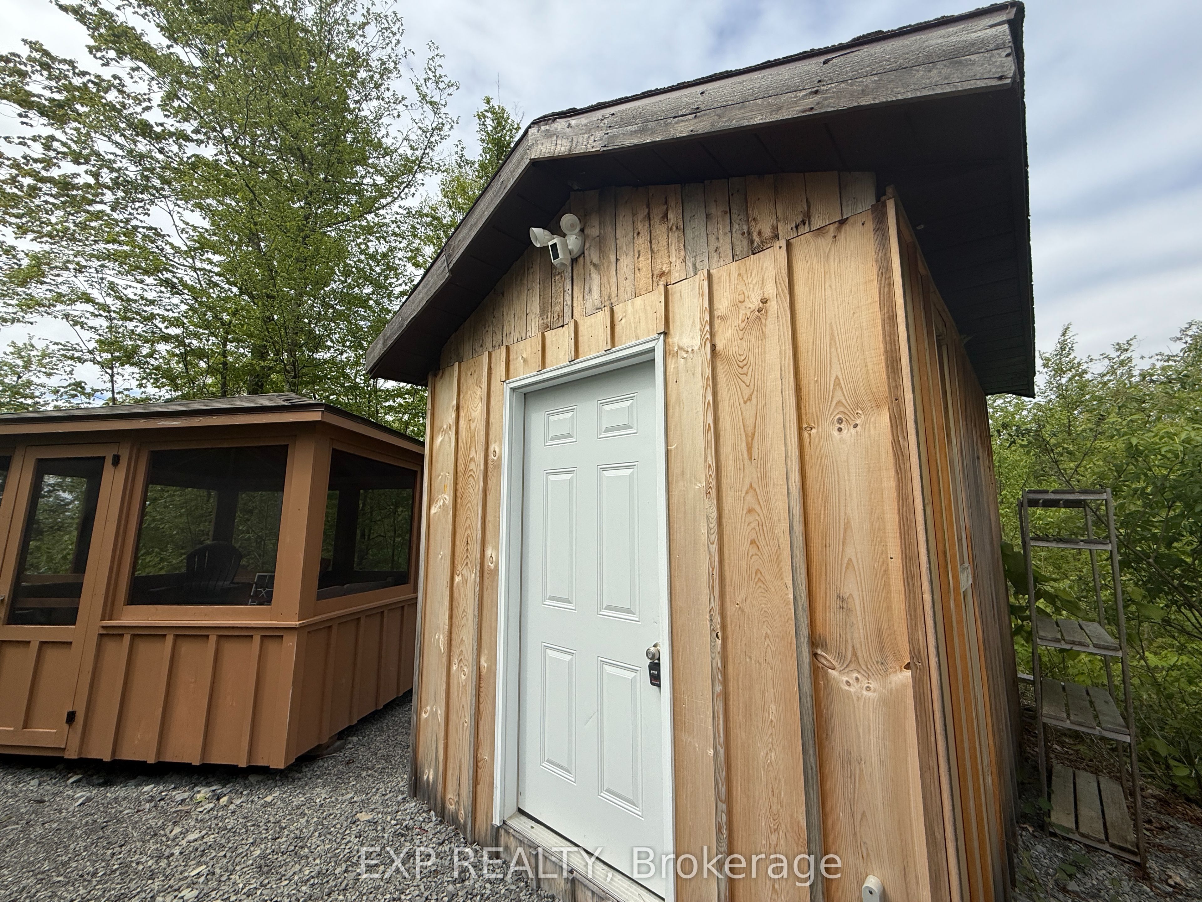 1105 Polar Bear Ln Property Photo 11