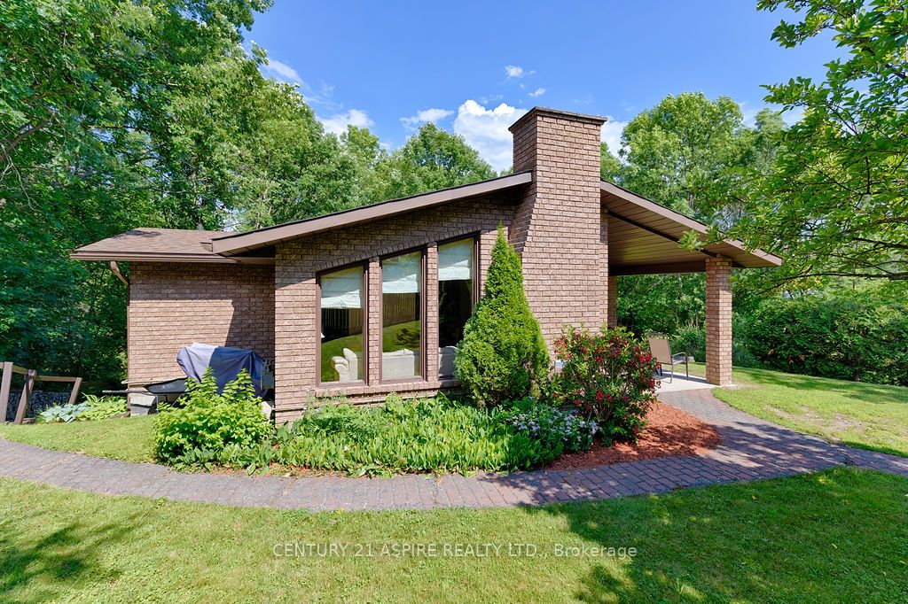 551 Whispering Pines Crescent Property Photo 1