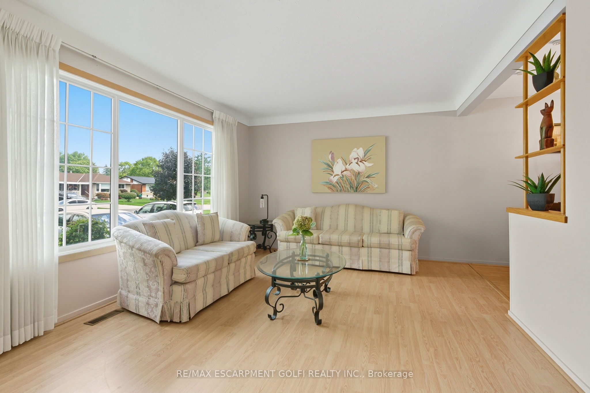 16 Glendale Drive Property Photo 3