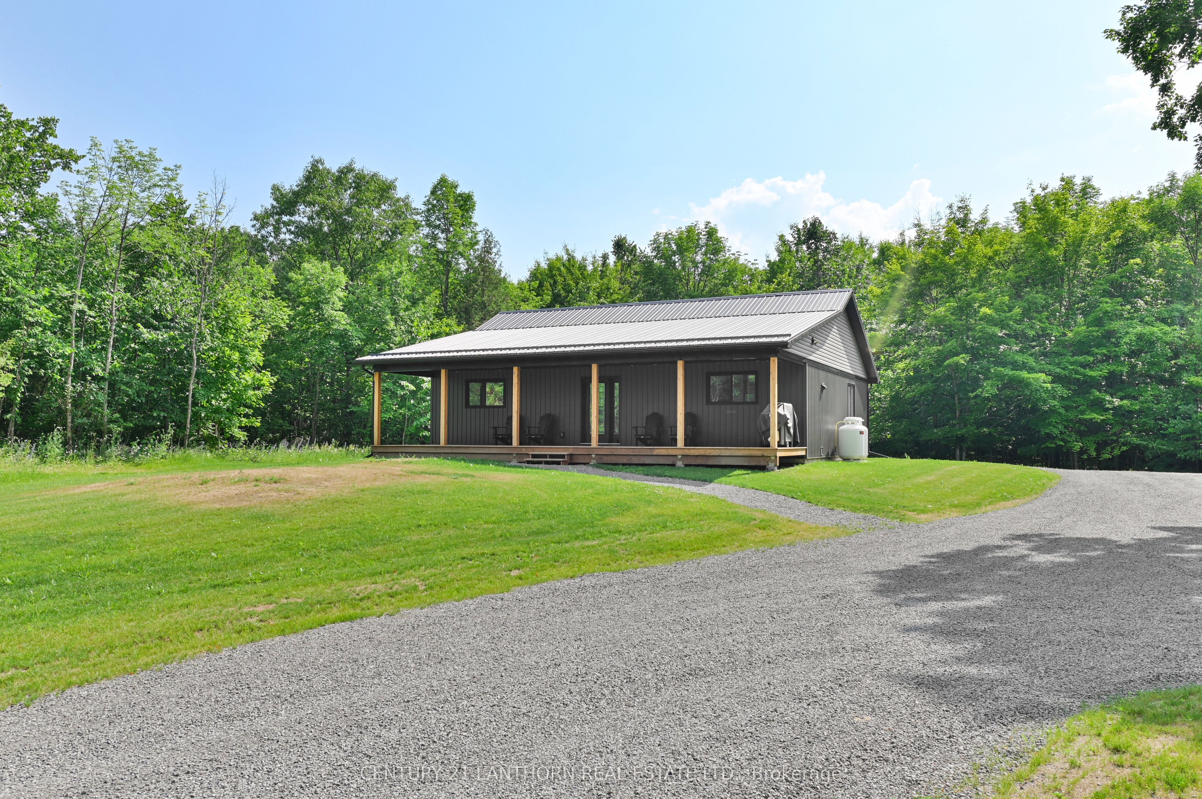 85 Thompson Road Property Photo 1