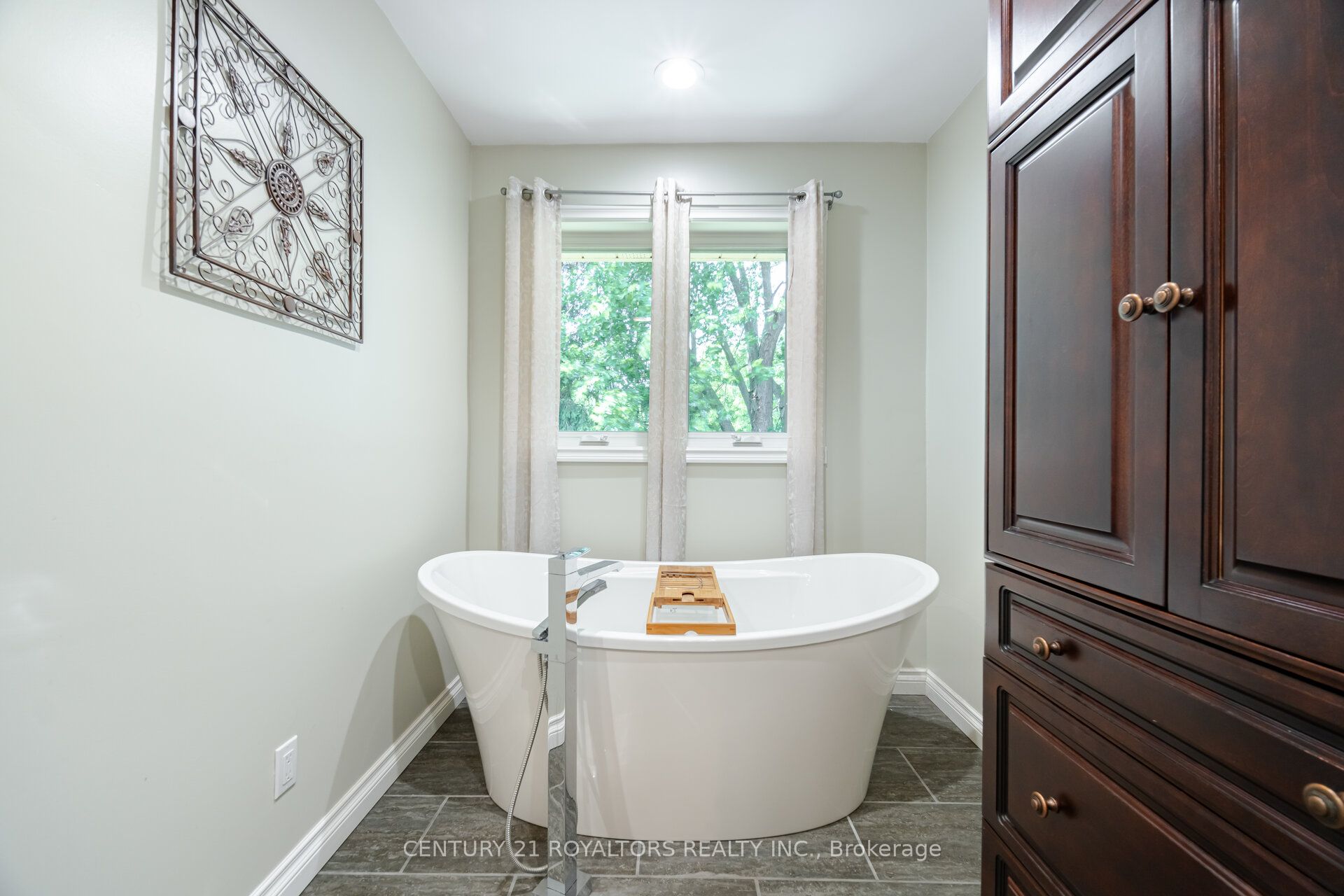529 Campbellville Road Property Photo 15