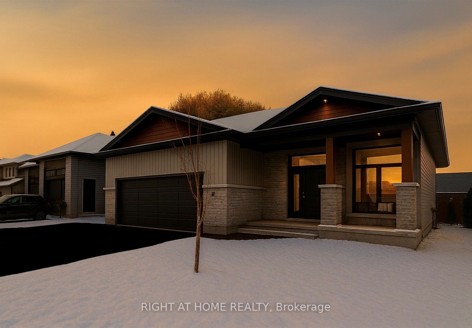 201 Versaille Street Property Photo 1