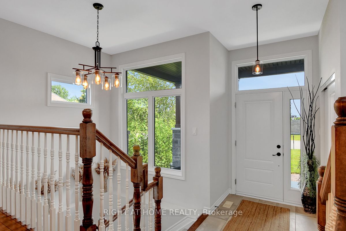 201 Versaille Street Property Photo 3