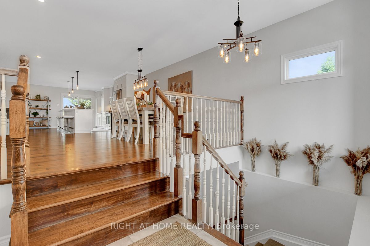 201 Versaille Street Property Photo 4