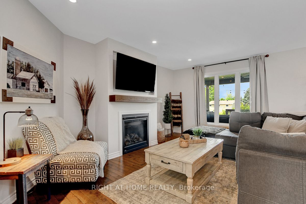 201 Versaille Street Property Photo 10