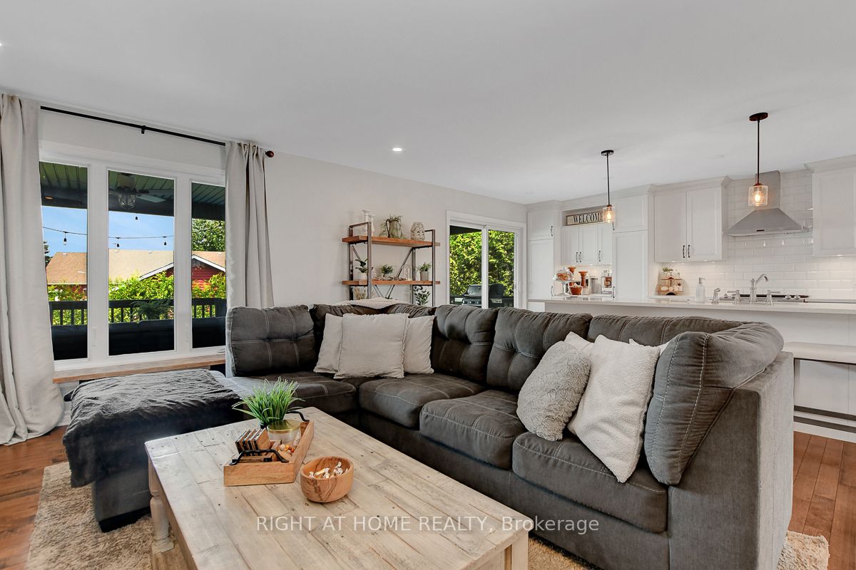 201 Versaille Street Property Photo 11