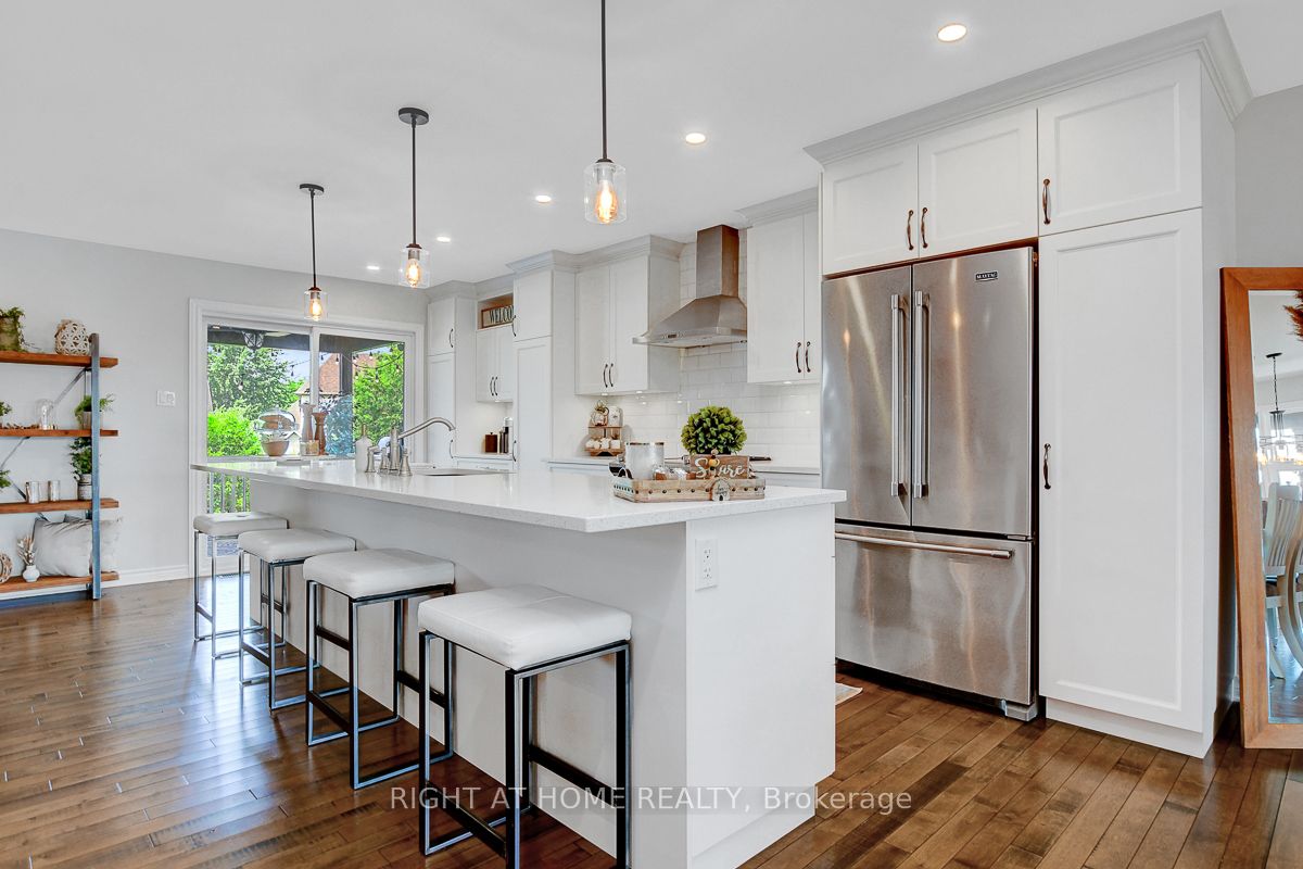 201 Versaille Street Property Photo 13