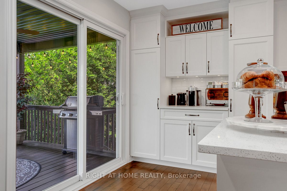 201 Versaille Street Property Photo 16