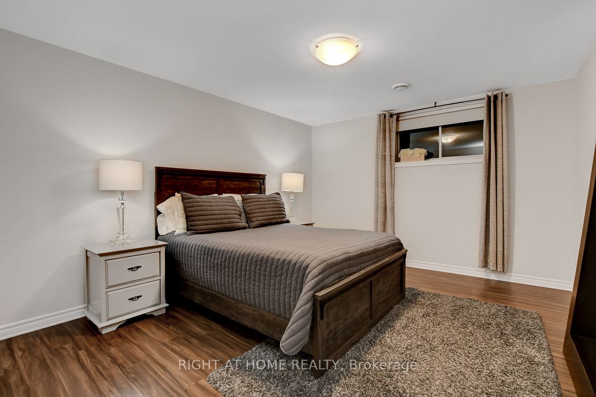 201 Versaille Street Property Photo 36