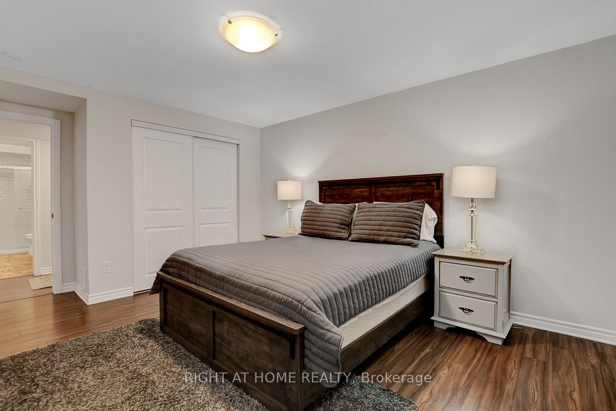 201 Versaille Street Property Photo 37