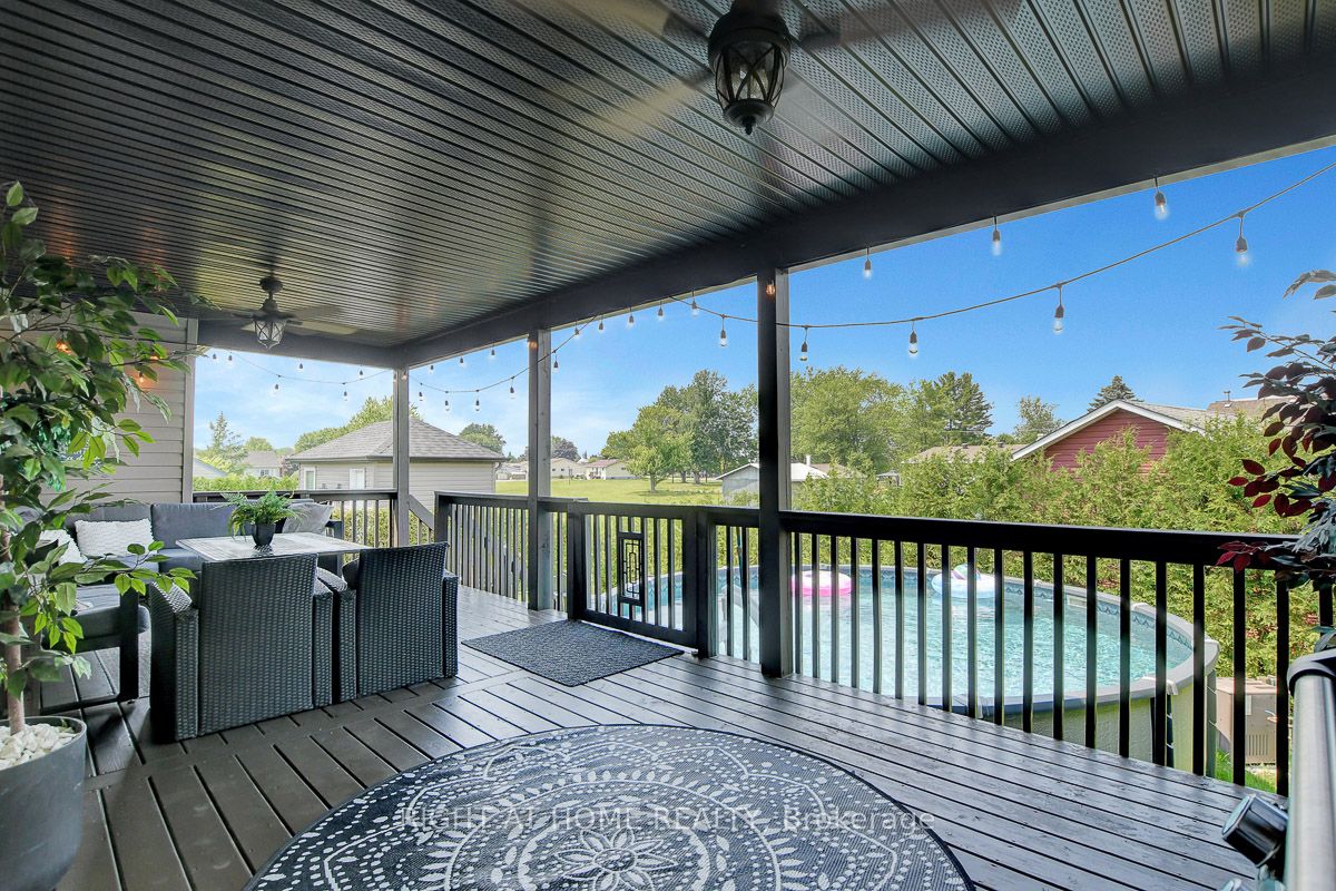 201 Versaille Street Property Photo 42