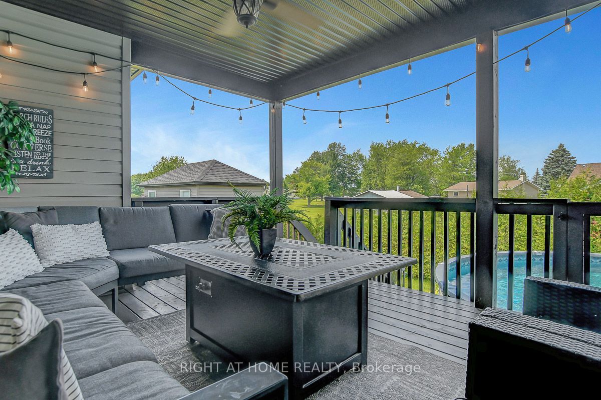 201 Versaille Street Property Photo 44