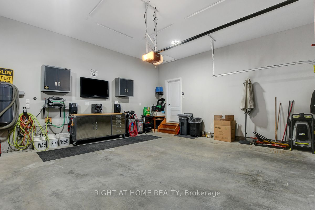 201 Versaille Street Property Photo 49
