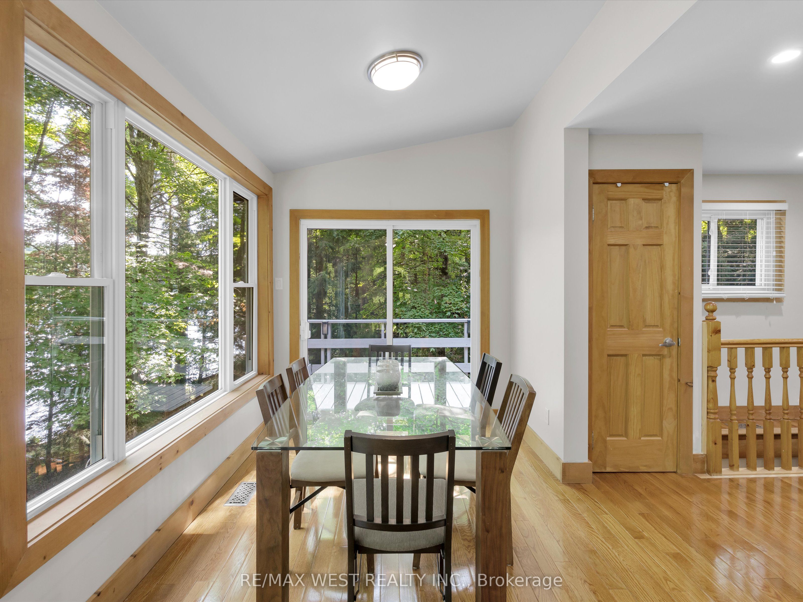 1091 Mcarthur Point Road Property Photo 8