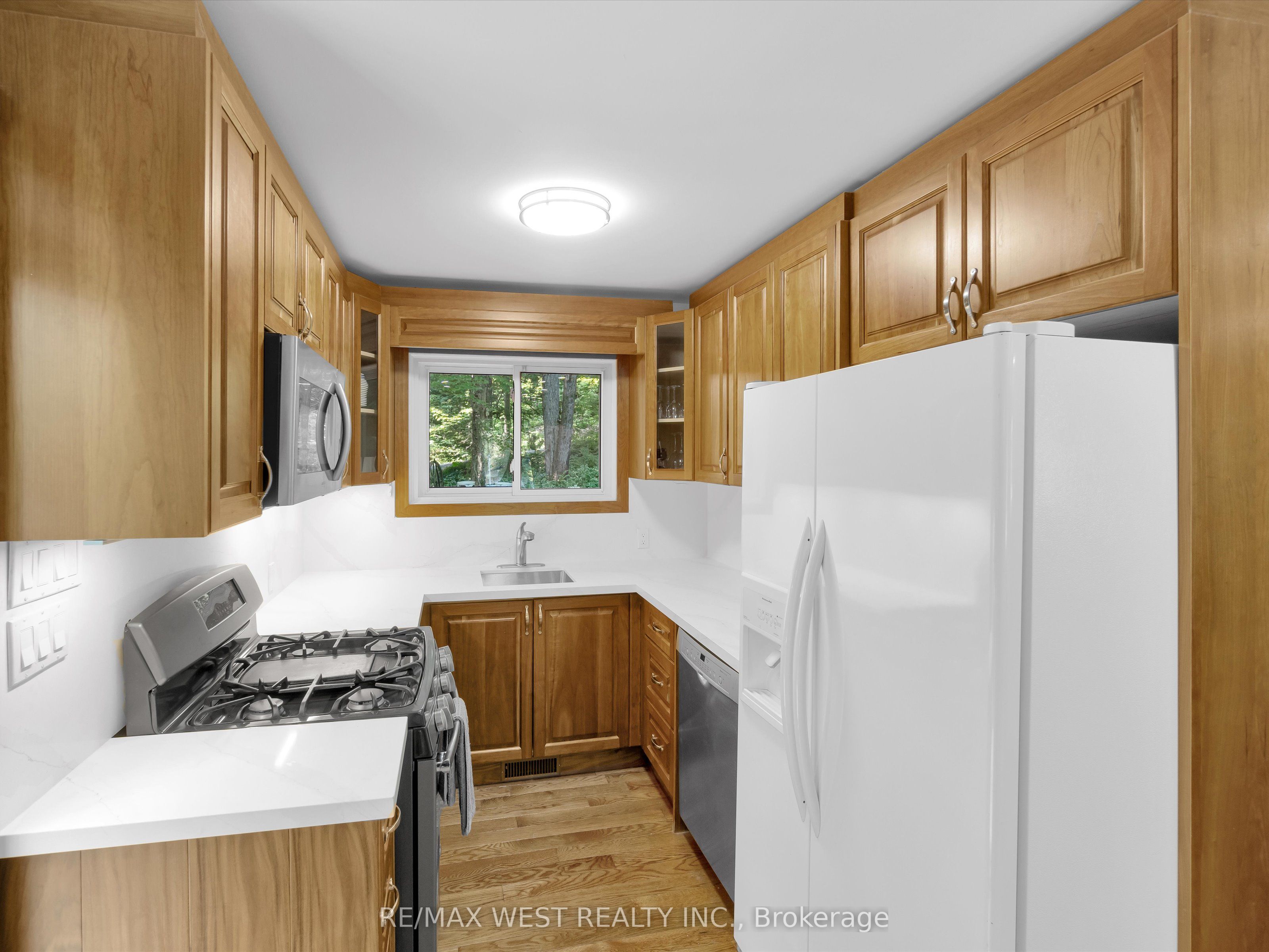 1091 Mcarthur Point Road Property Photo 14