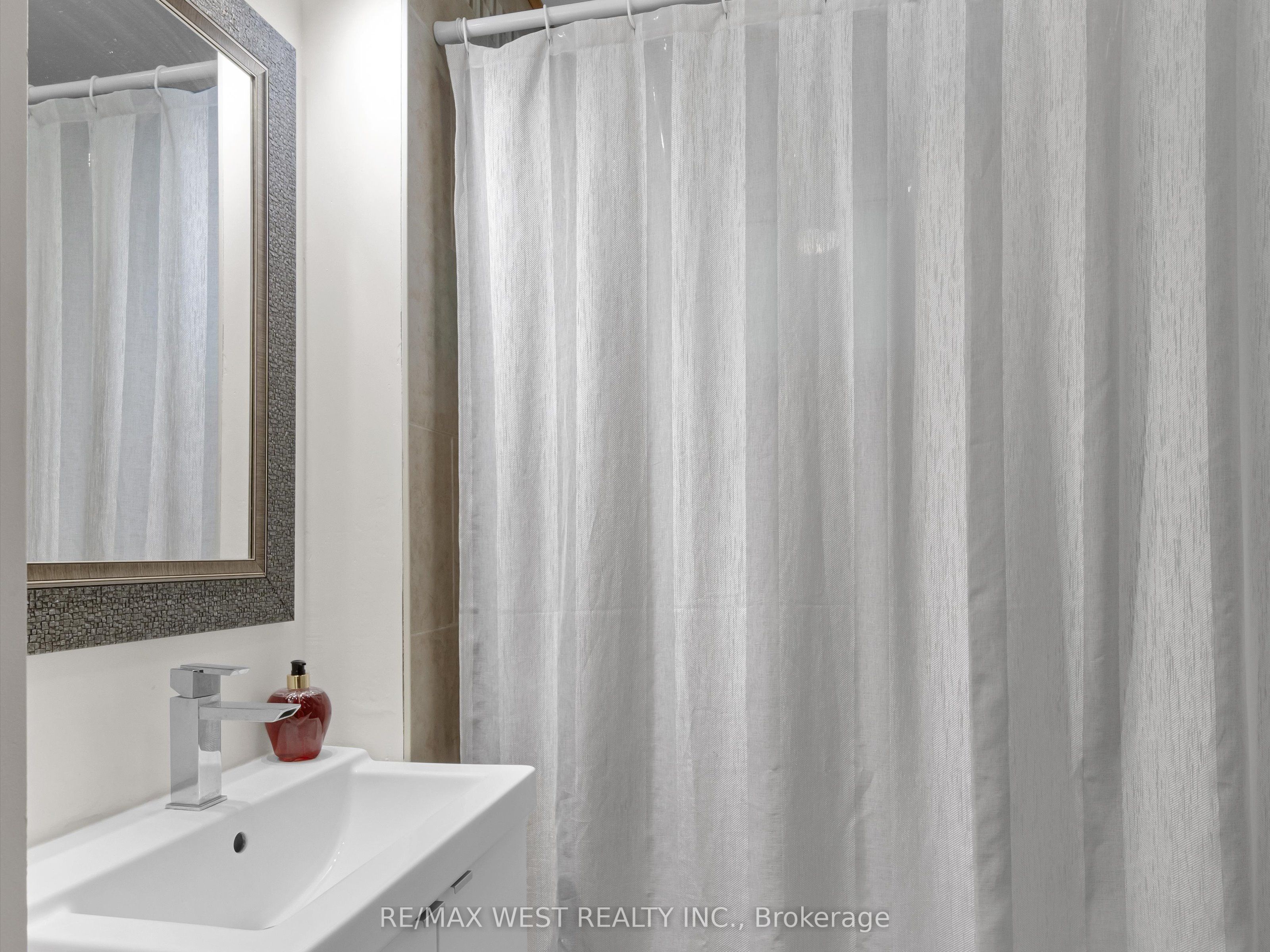 1091 Mcarthur Point Road Property Photo 15