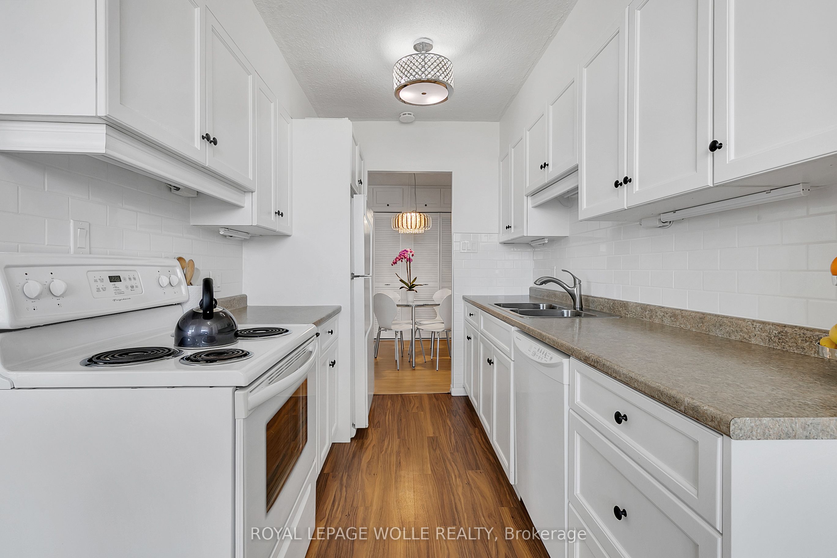 81 Church Street 702 Property Photo 11