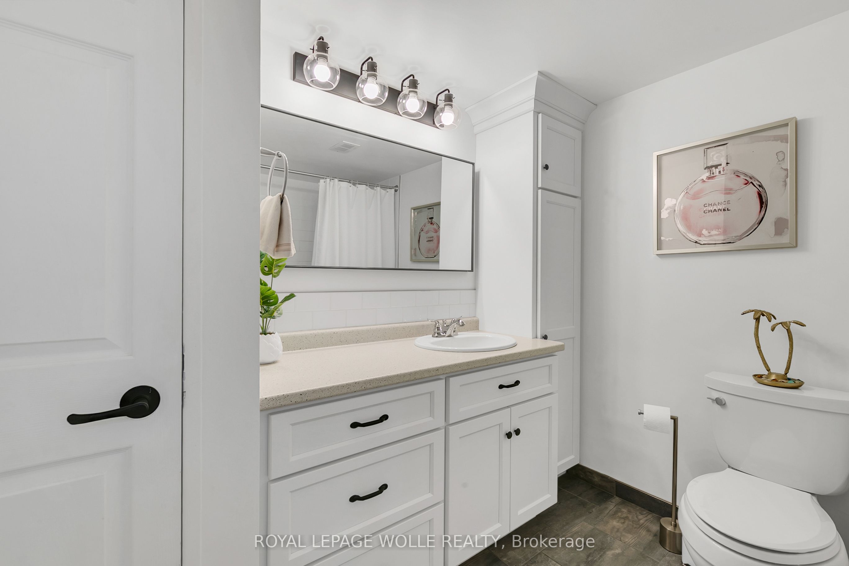 81 Church Street 702 Property Photo 15