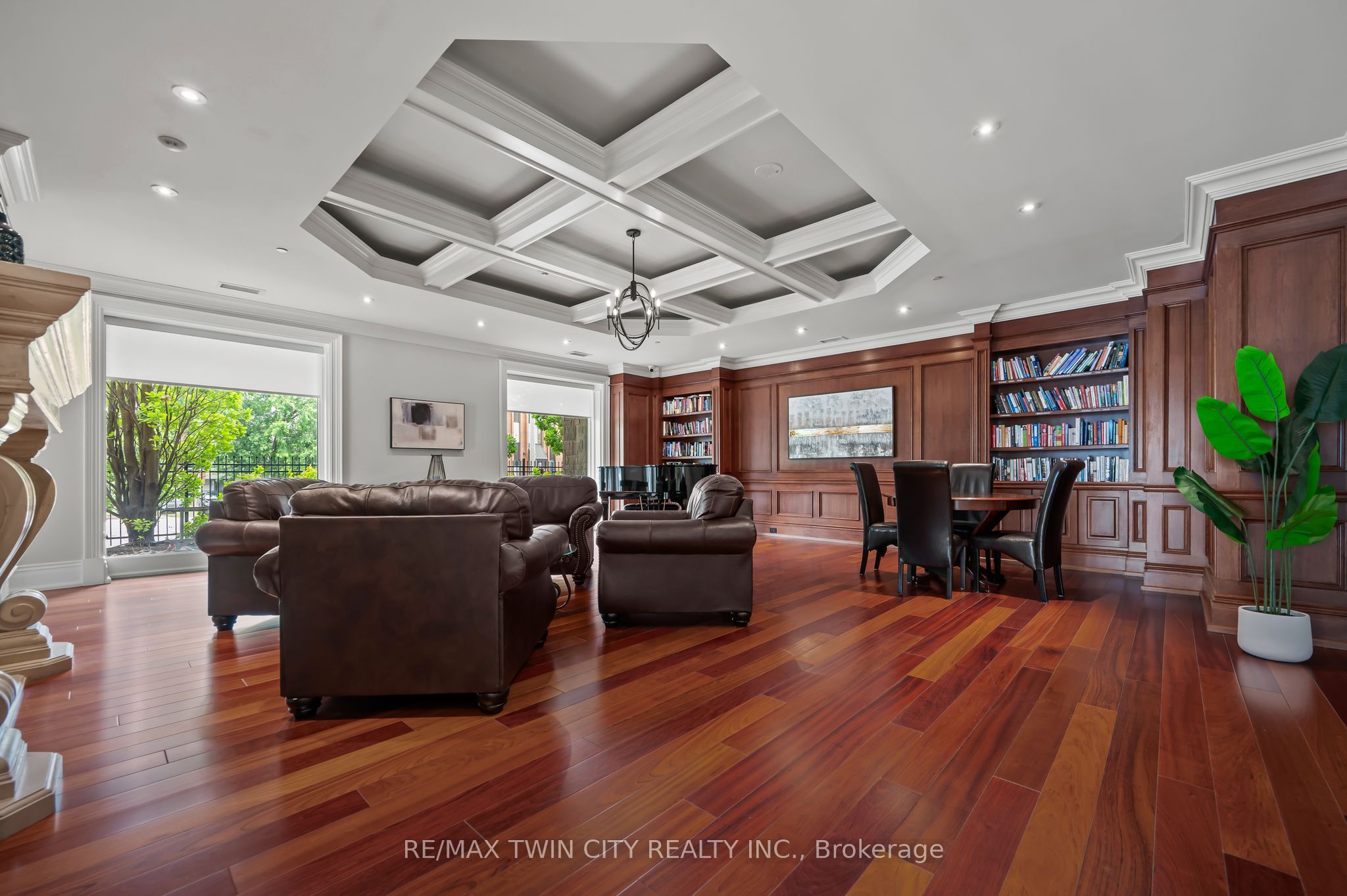 223 Erb Street W 704 Property Photo 4