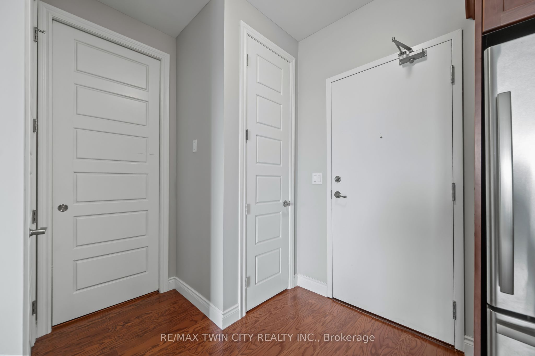 223 Erb Street W 704 Property Photo 8