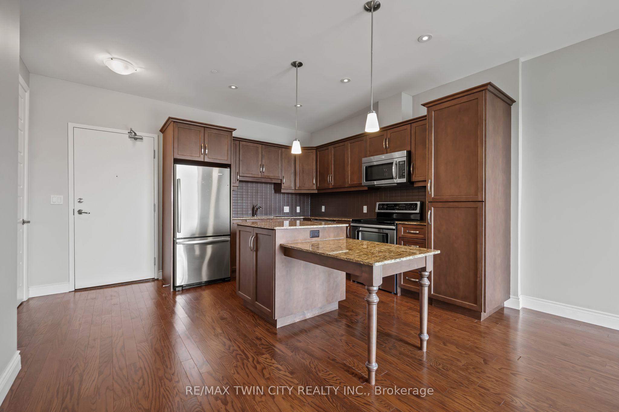 223 Erb Street W 704 Property Photo 11