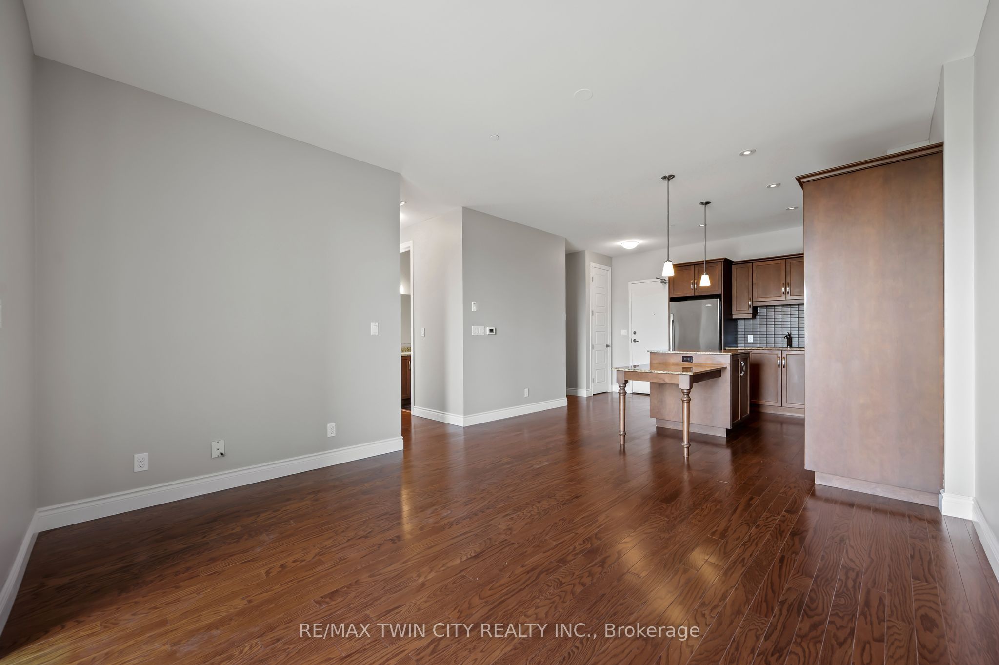 223 Erb Street W 704 Property Photo 19