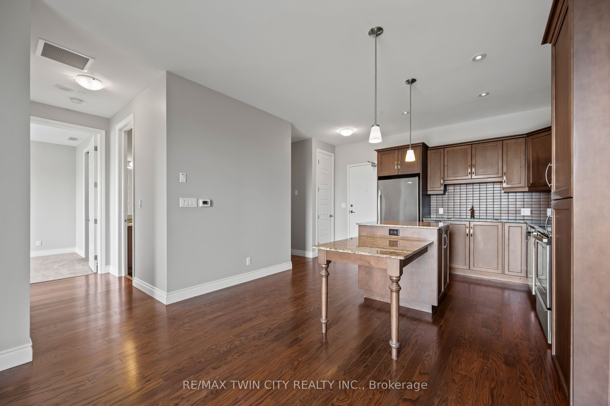 223 Erb Street W 704 Property Photo 23