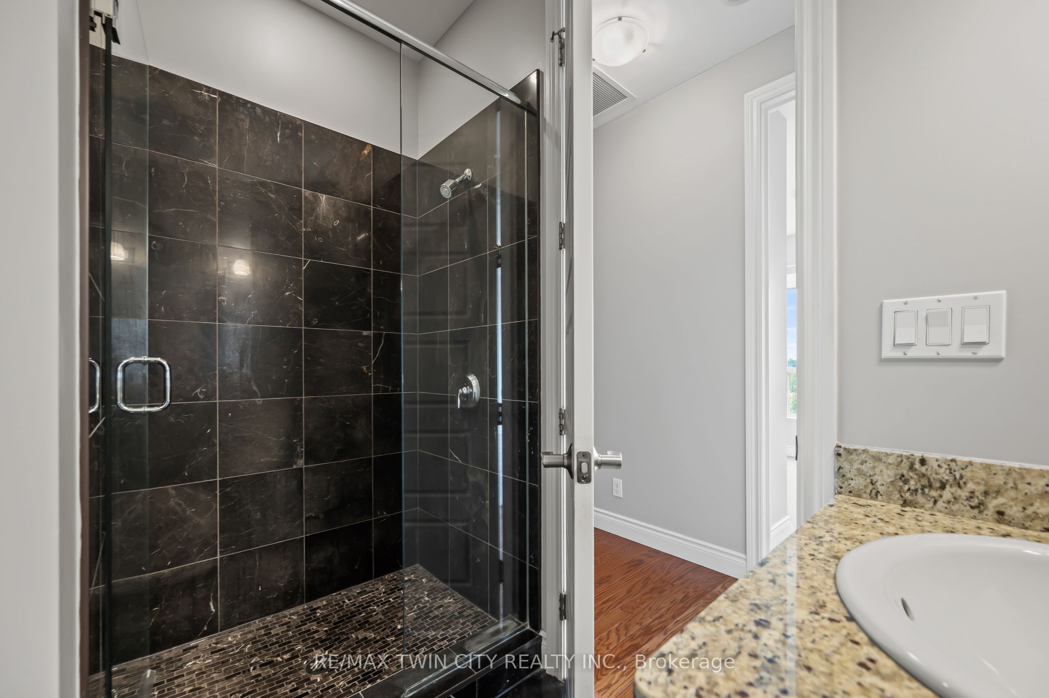 223 Erb Street W 704 Property Photo 25