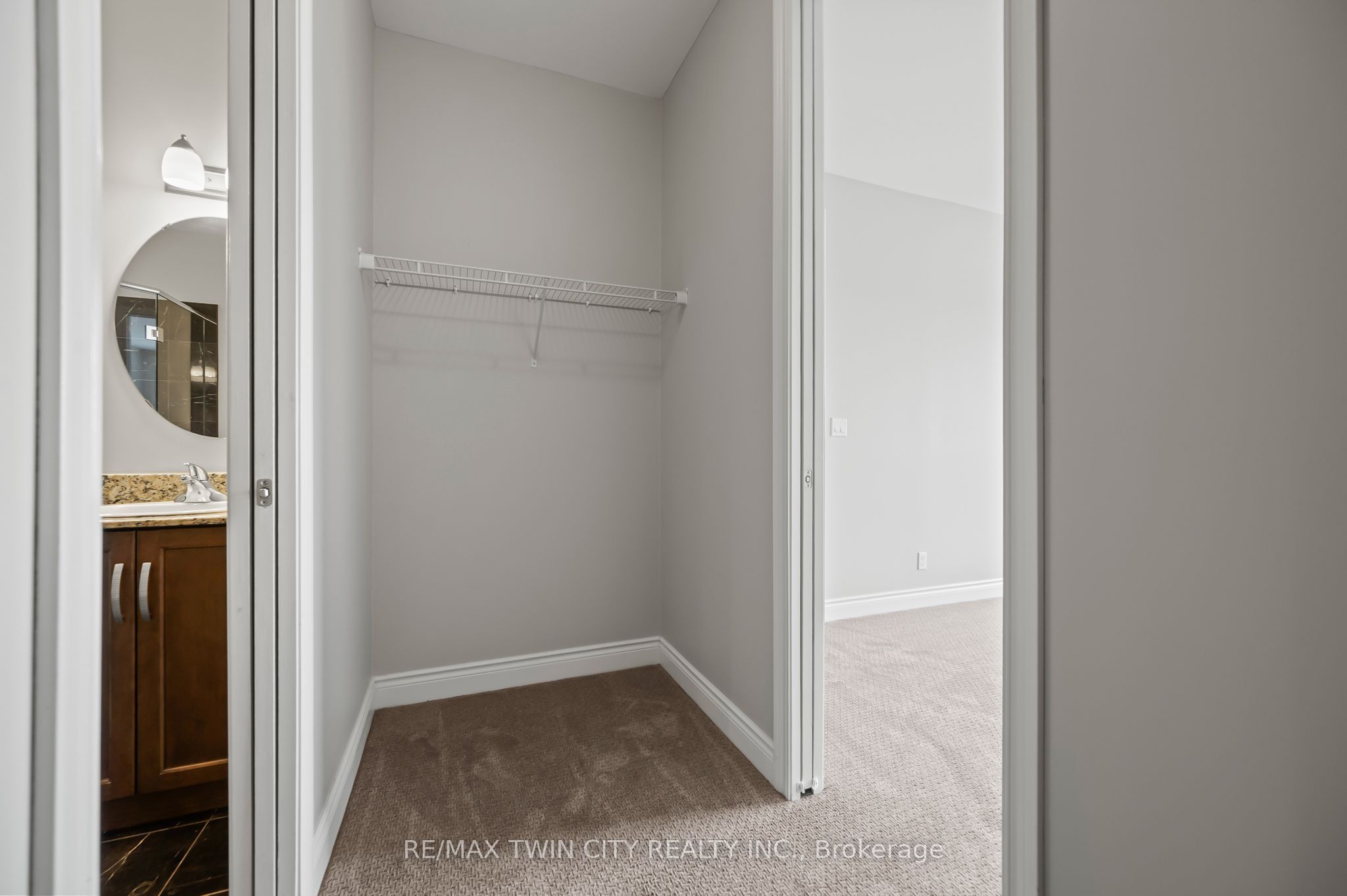 223 Erb Street W 704 Property Photo 29