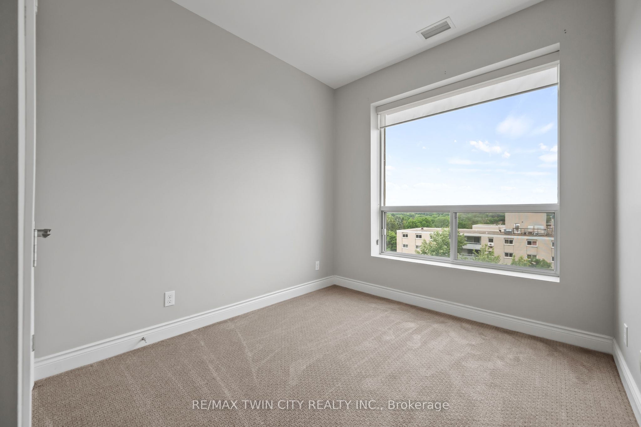 223 Erb Street W 704 Property Photo 35