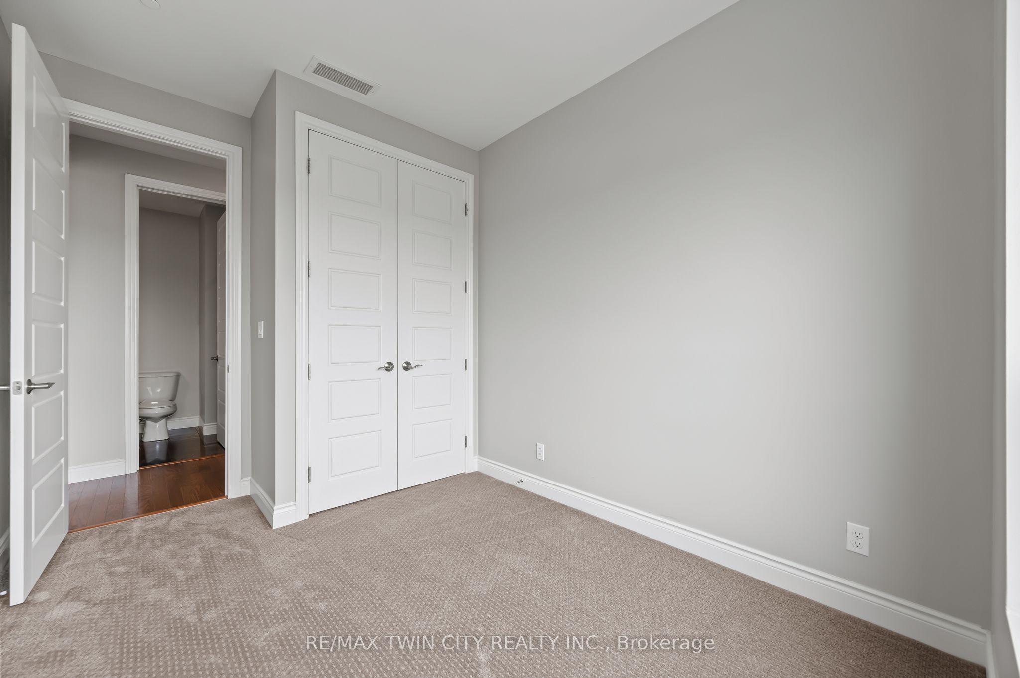 223 Erb Street W 704 Property Photo 37