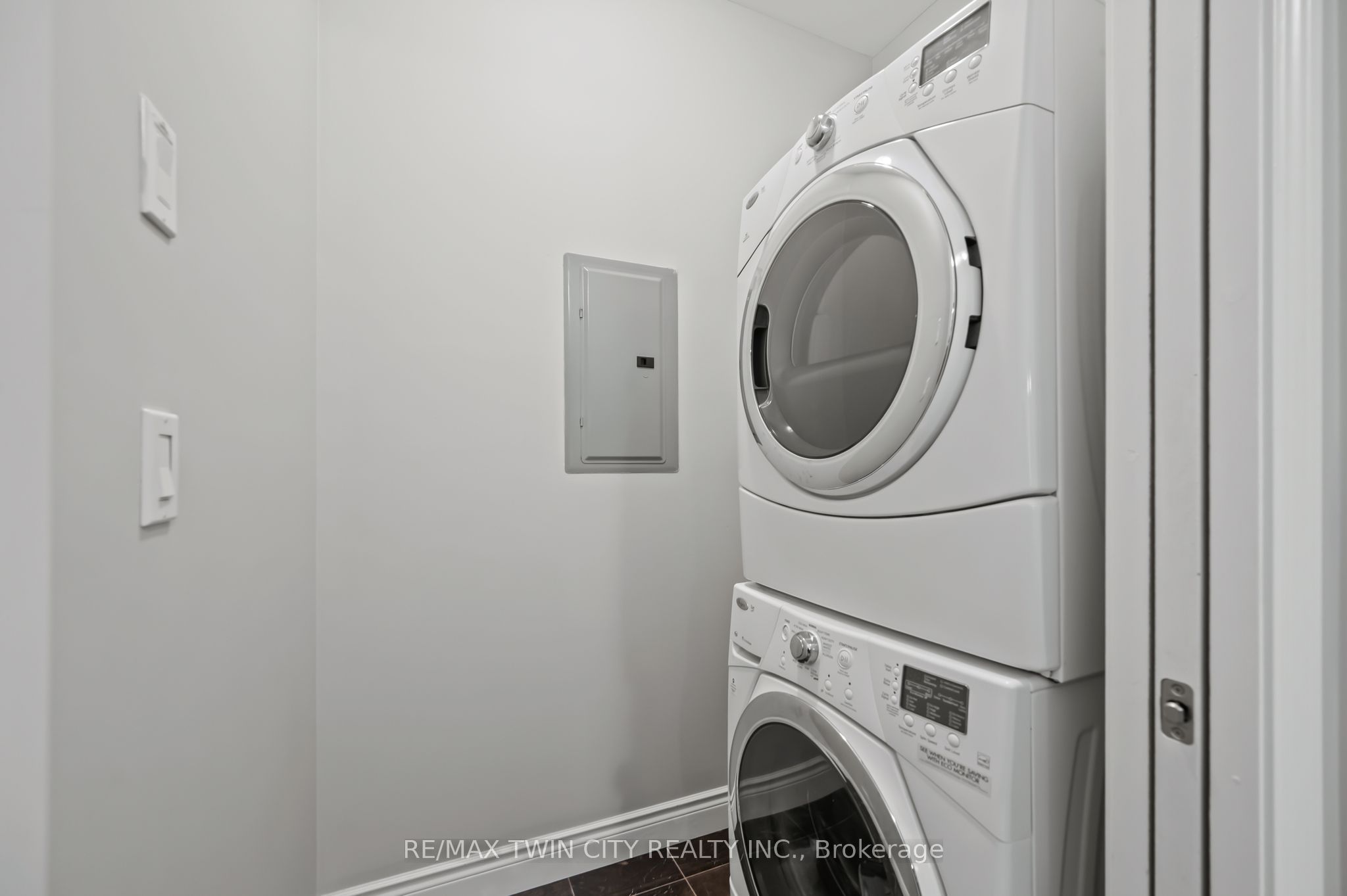 223 Erb Street W 704 Property Photo 39