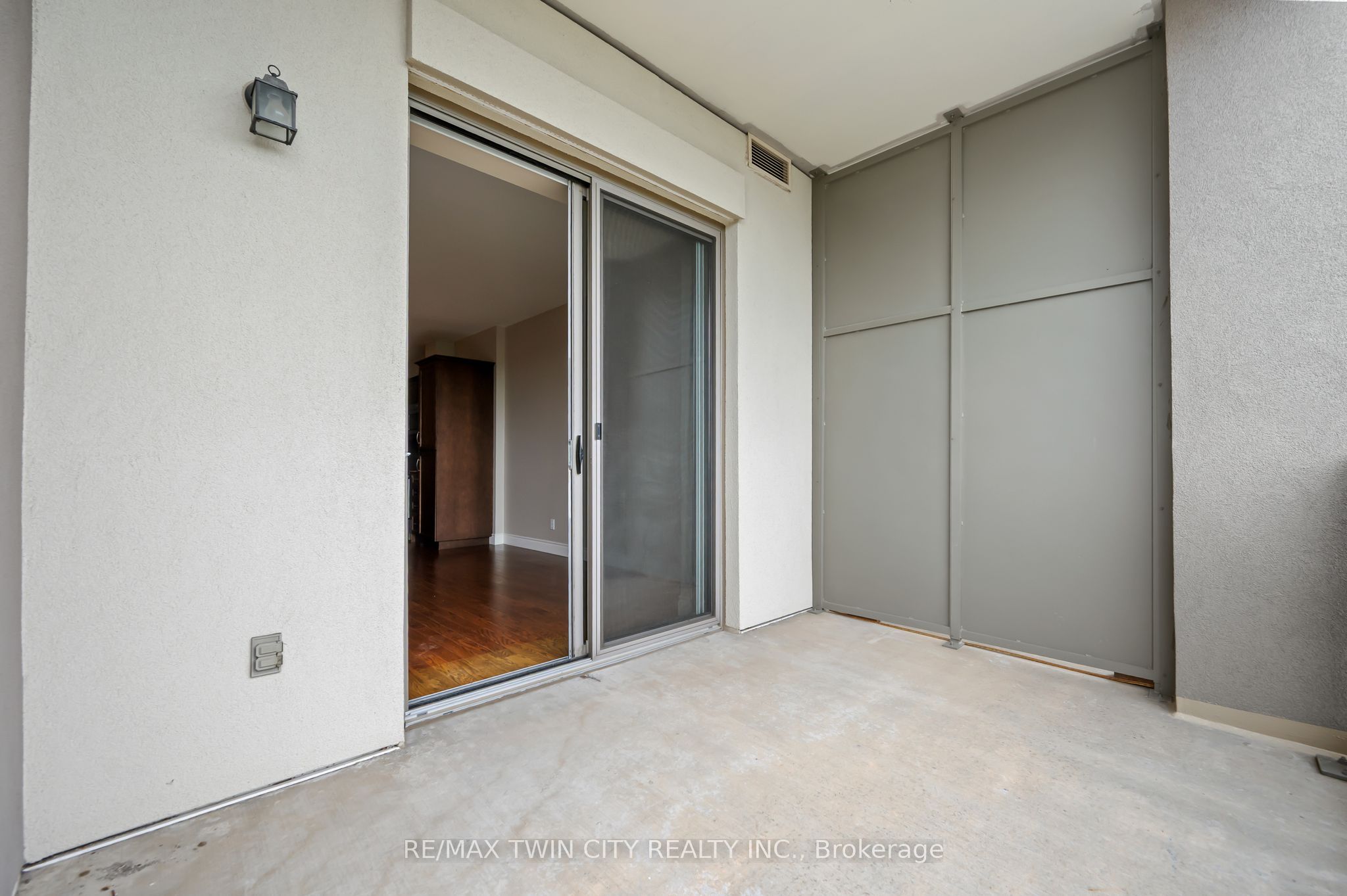 223 Erb Street W 704 Property Photo 40