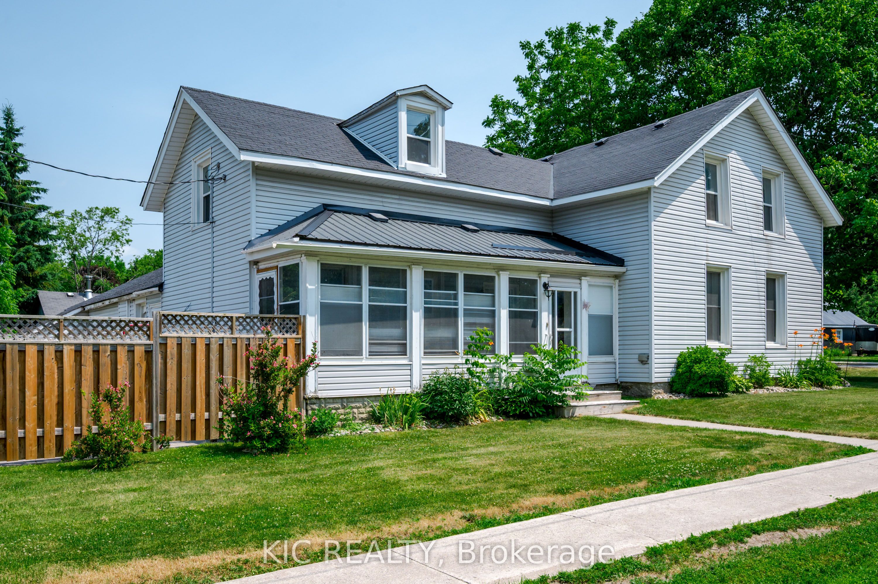 60 Queen Street Property Photo 2
